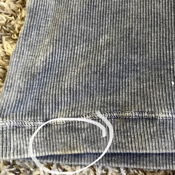 One World Sz L Vtg Y2K Grunge Rose Graphic Print Henley Top 3/4 Grey Distressed - Picture 8 of 16